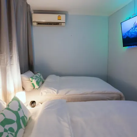 420 Hostel - Ekkamai Buds & Beds Bangkok Exterior photo